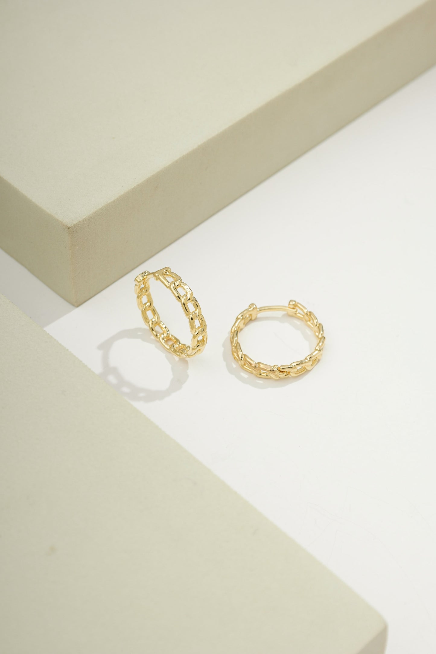 Grande Chain Link Hoops Gold