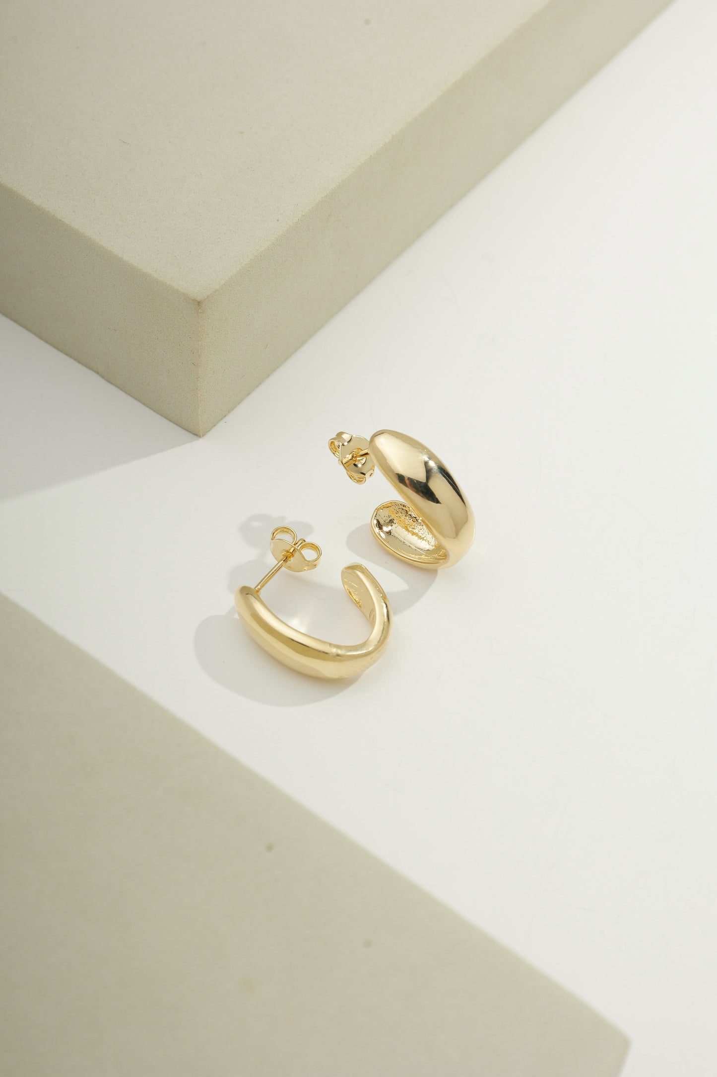 J Curve Hoops Gold