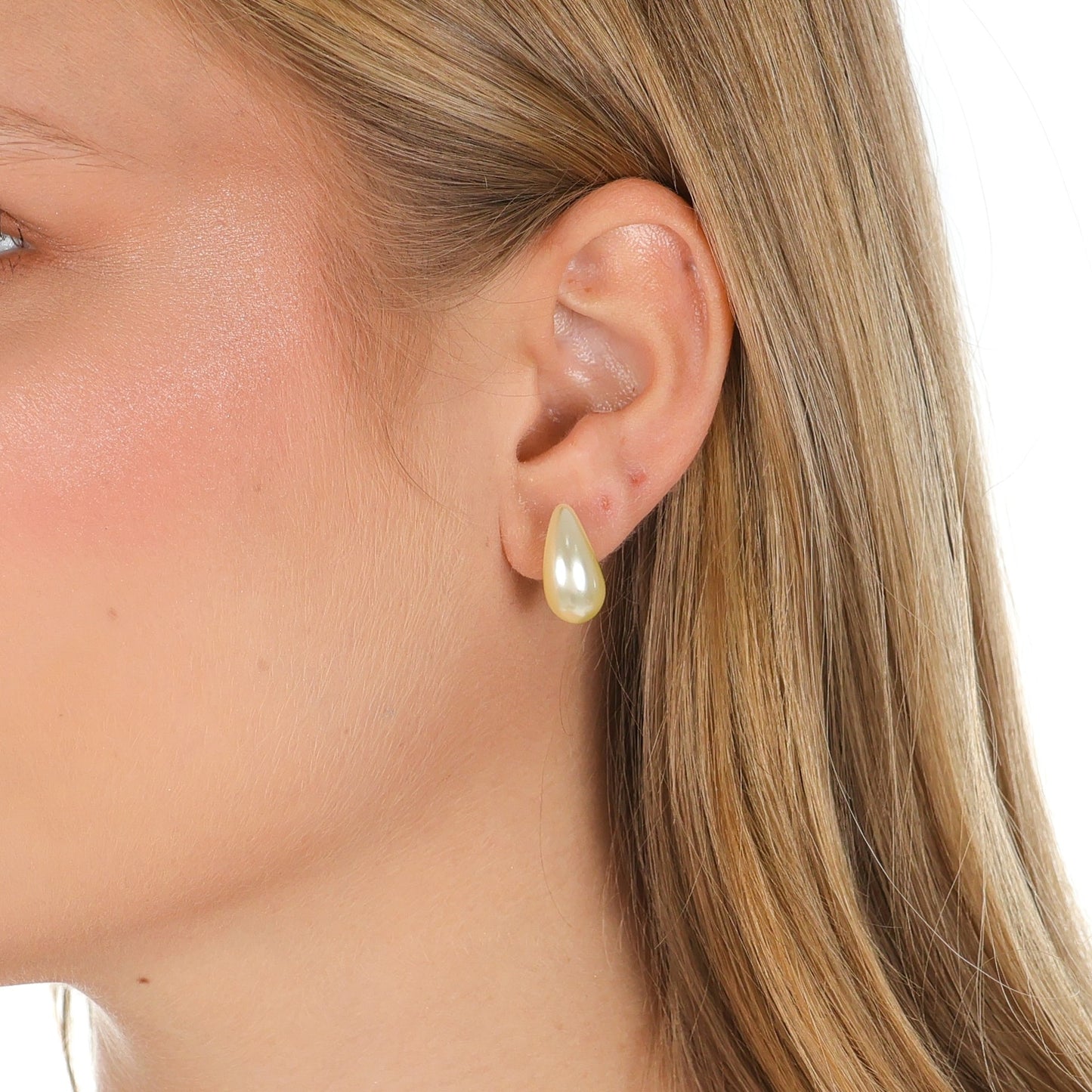 Classic Pearlized Teardrop Earrings Gold