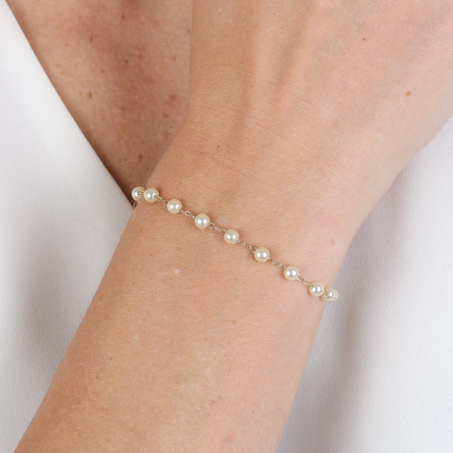 Delicate 4mm Pearl Station Chain Gold / 6"