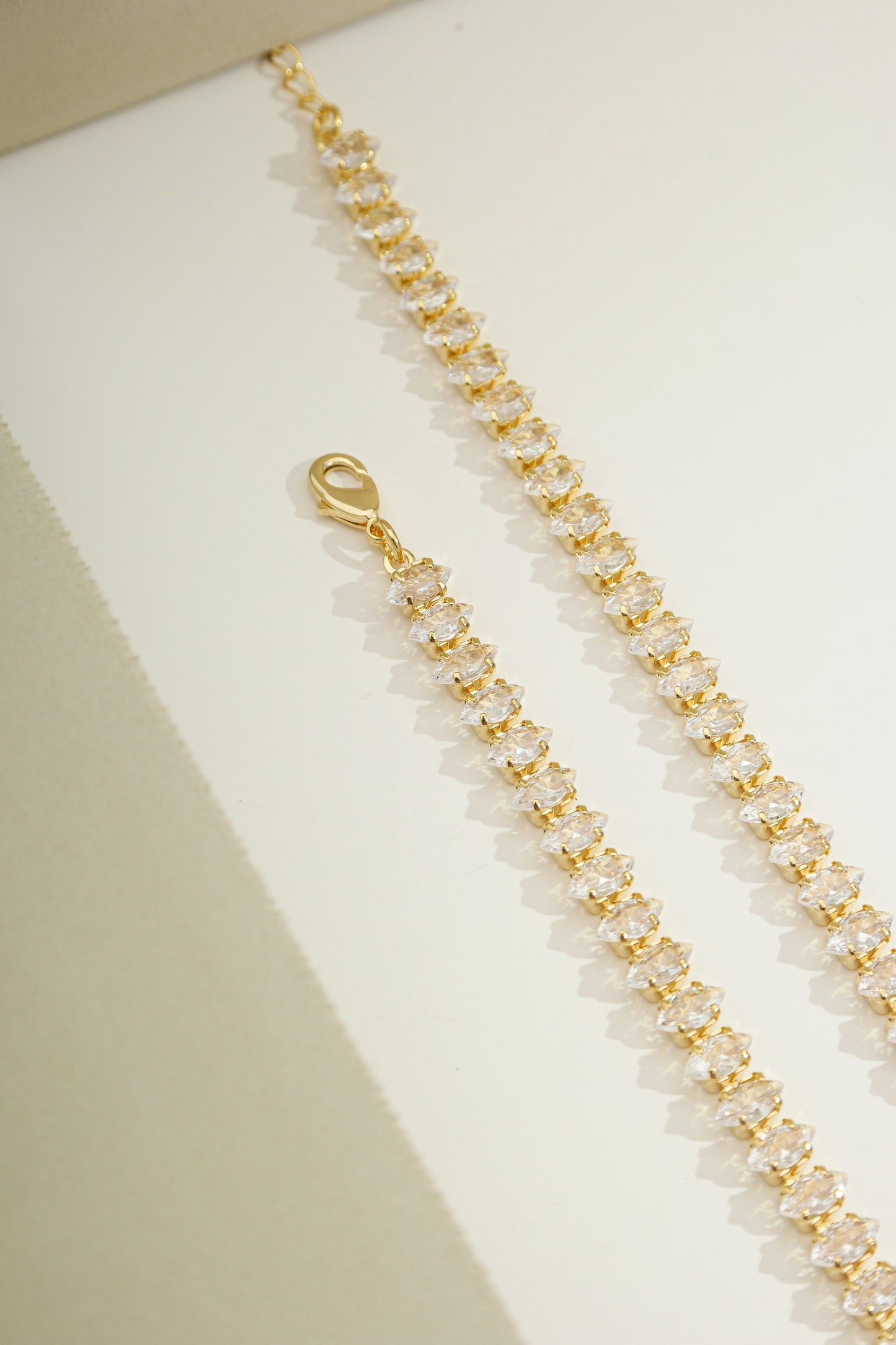 Grand Diamond Dazzle Tennis Bracelet Gold