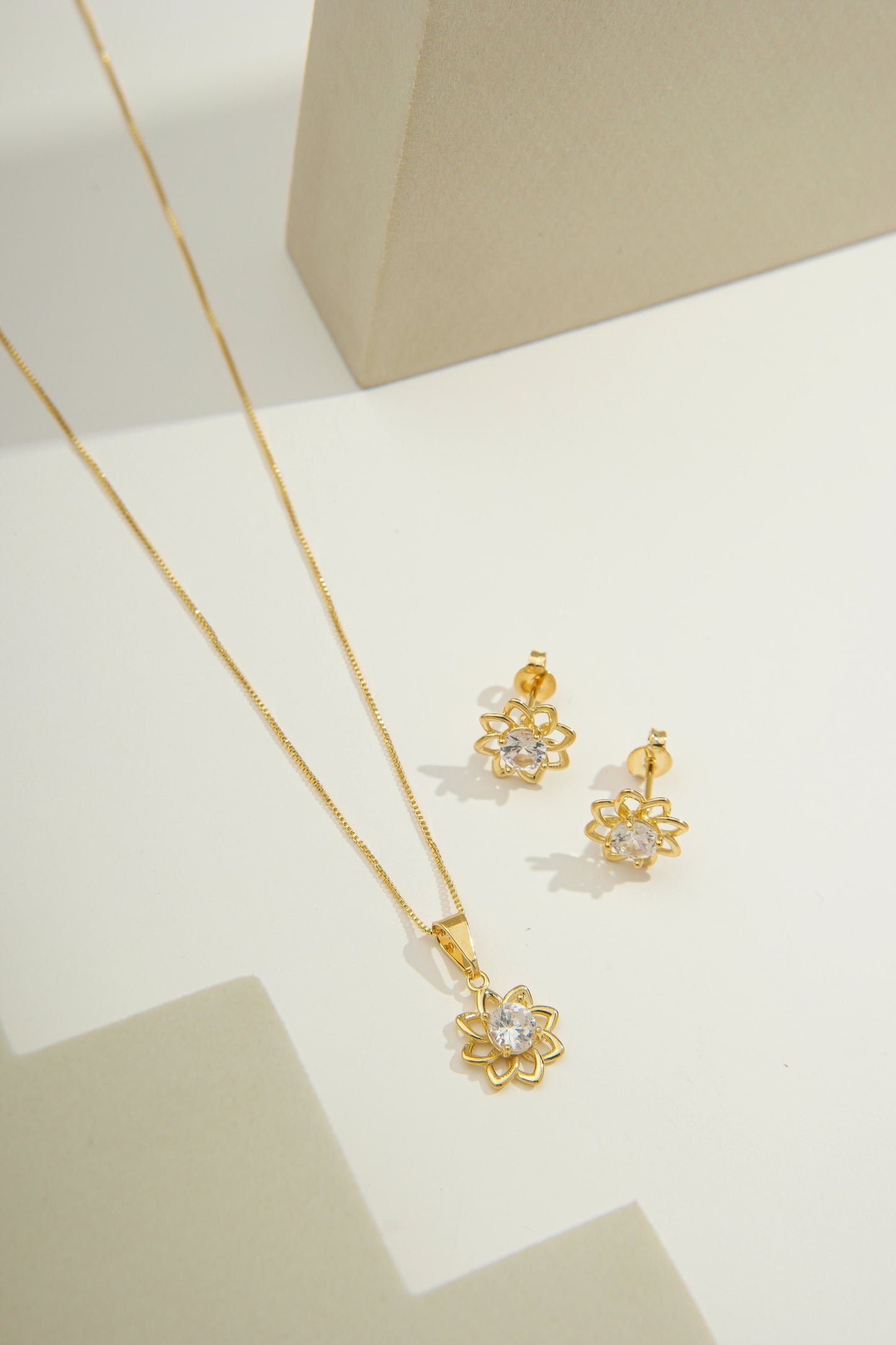 Camellia Flower Jewelry Set Gold