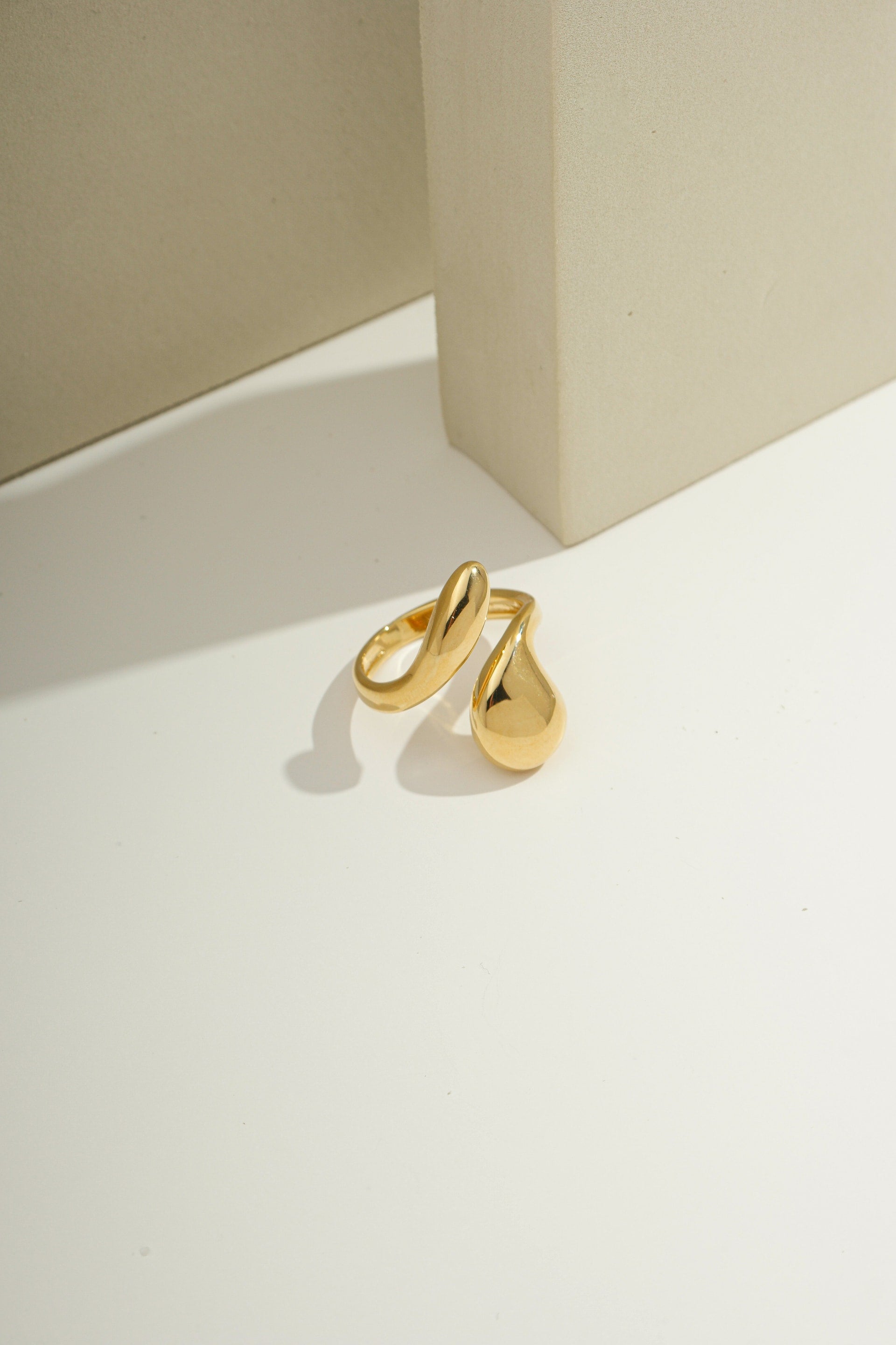 Glam Wave Ring Gold