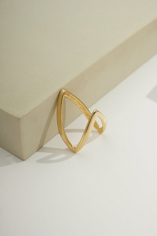 Adjustable V-Shaped Ring with Zirconia Gold