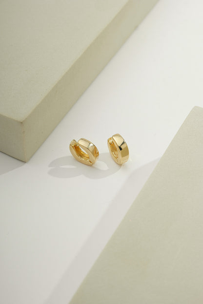 Brazilian Dainty Huggie Gold