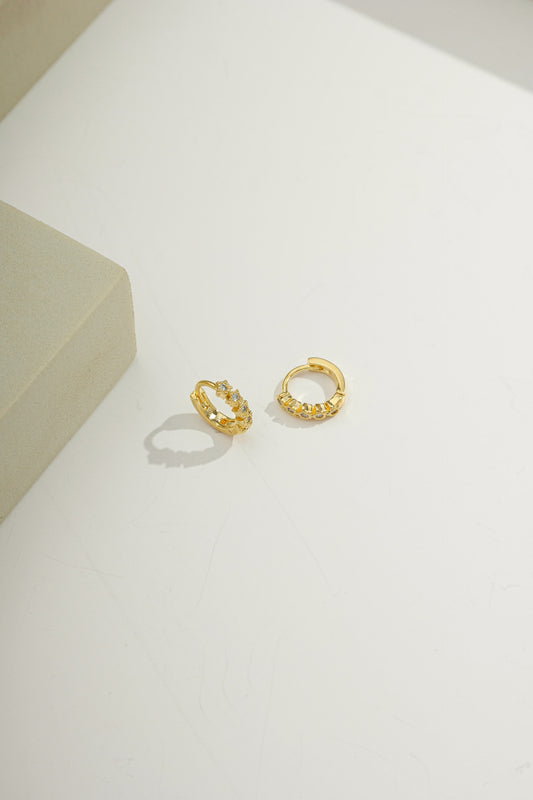 Dainty Star Huggies Gold