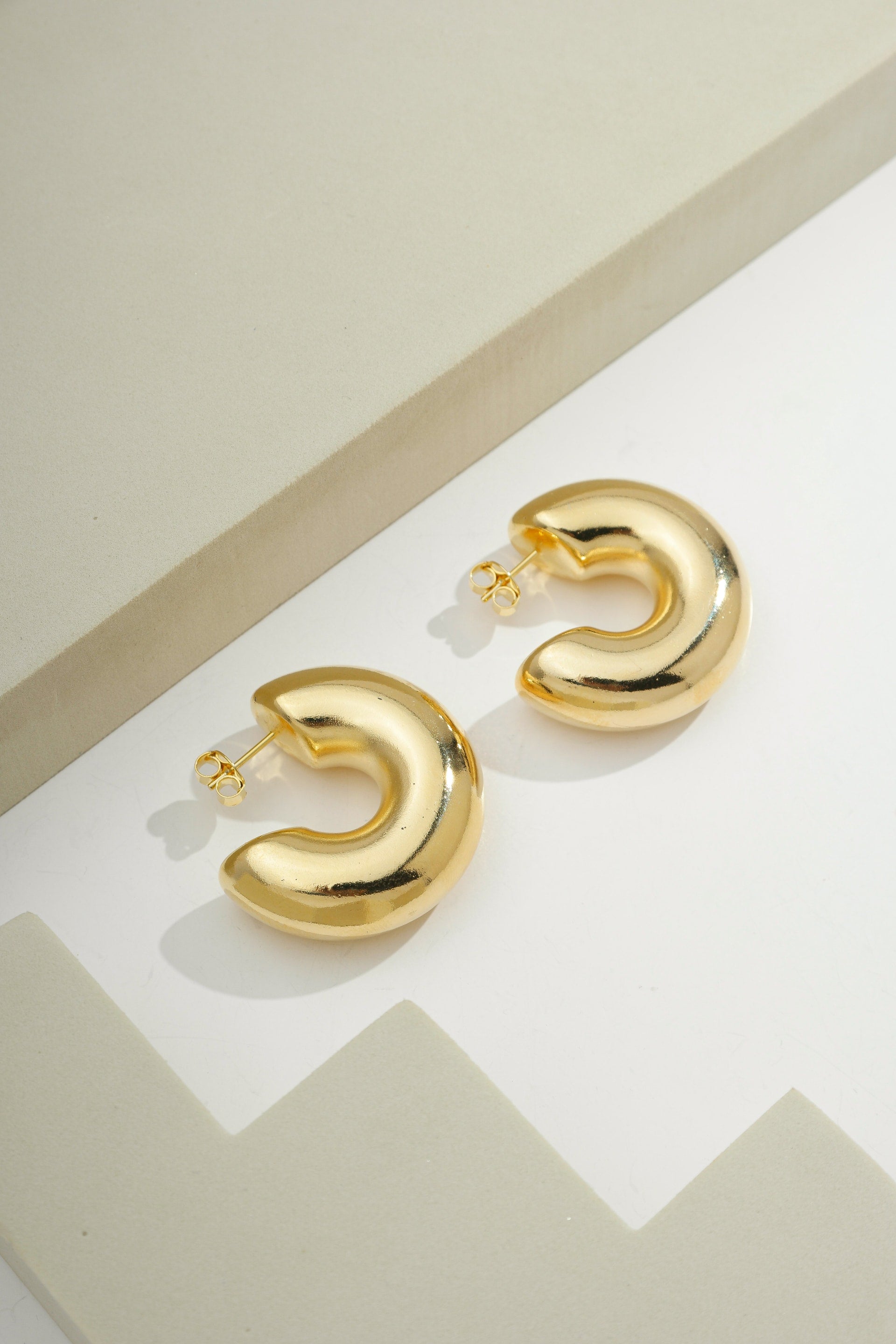 Modern Hoop Gold