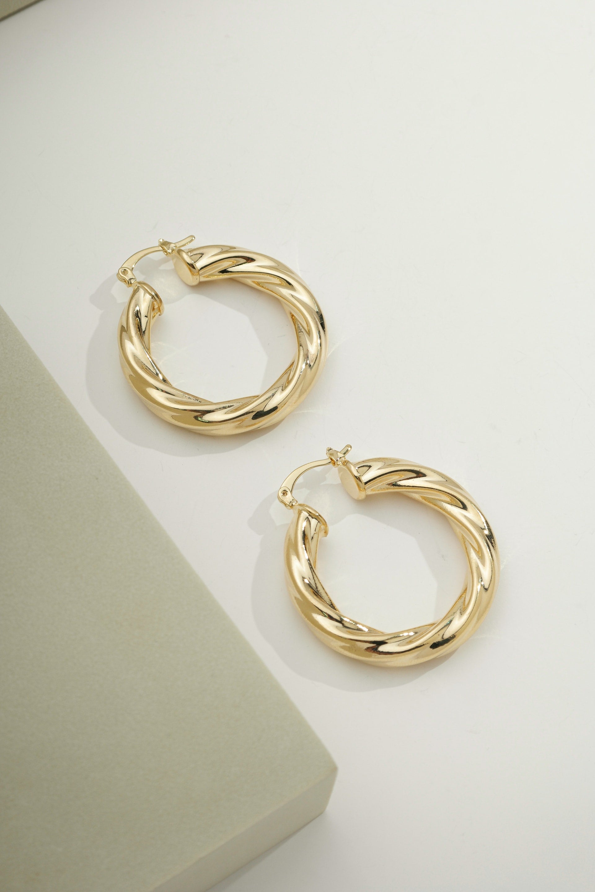 Grande Bossaglam Hoops Gold