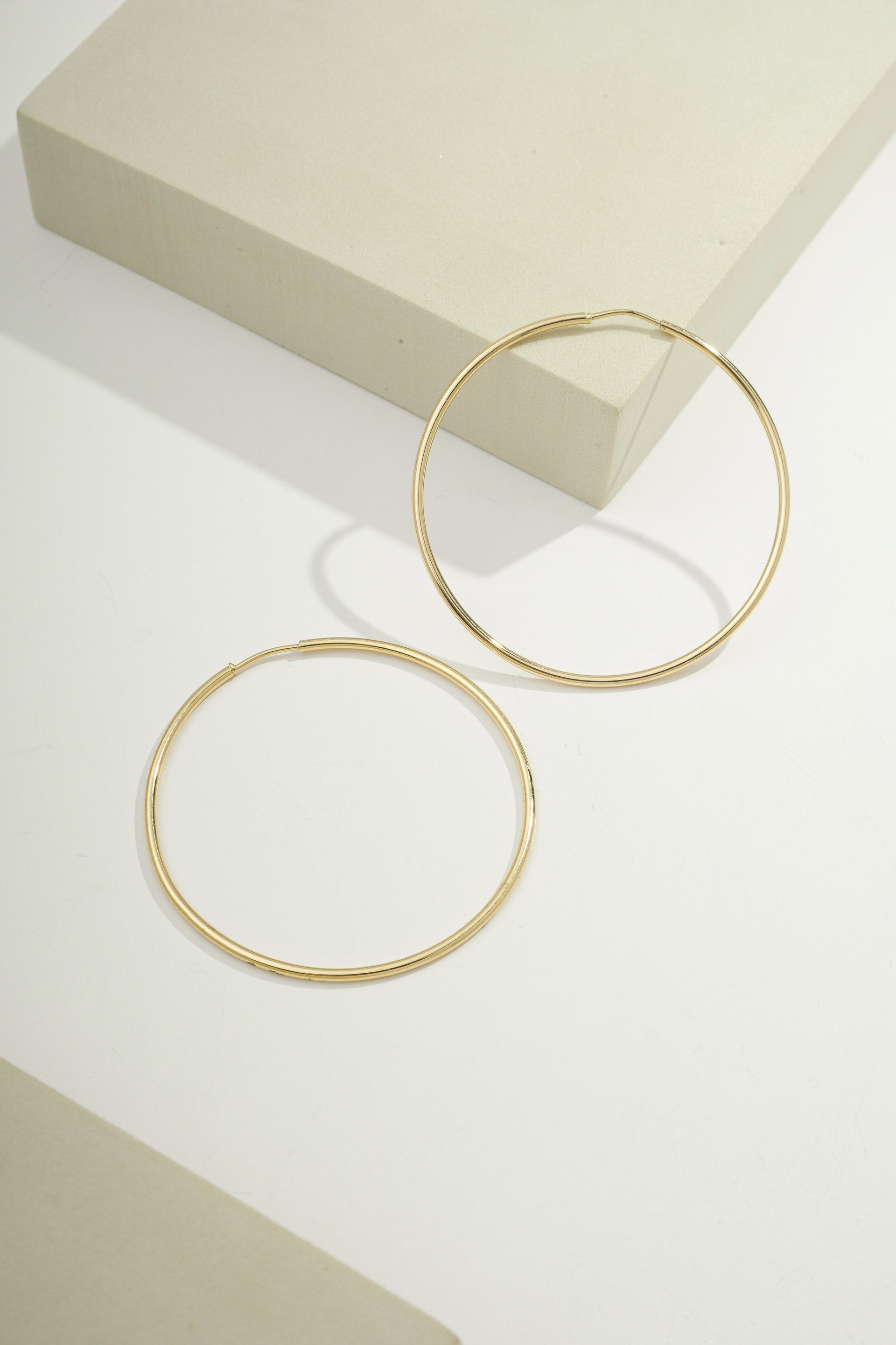 Grande Fine Line Hoops Gold