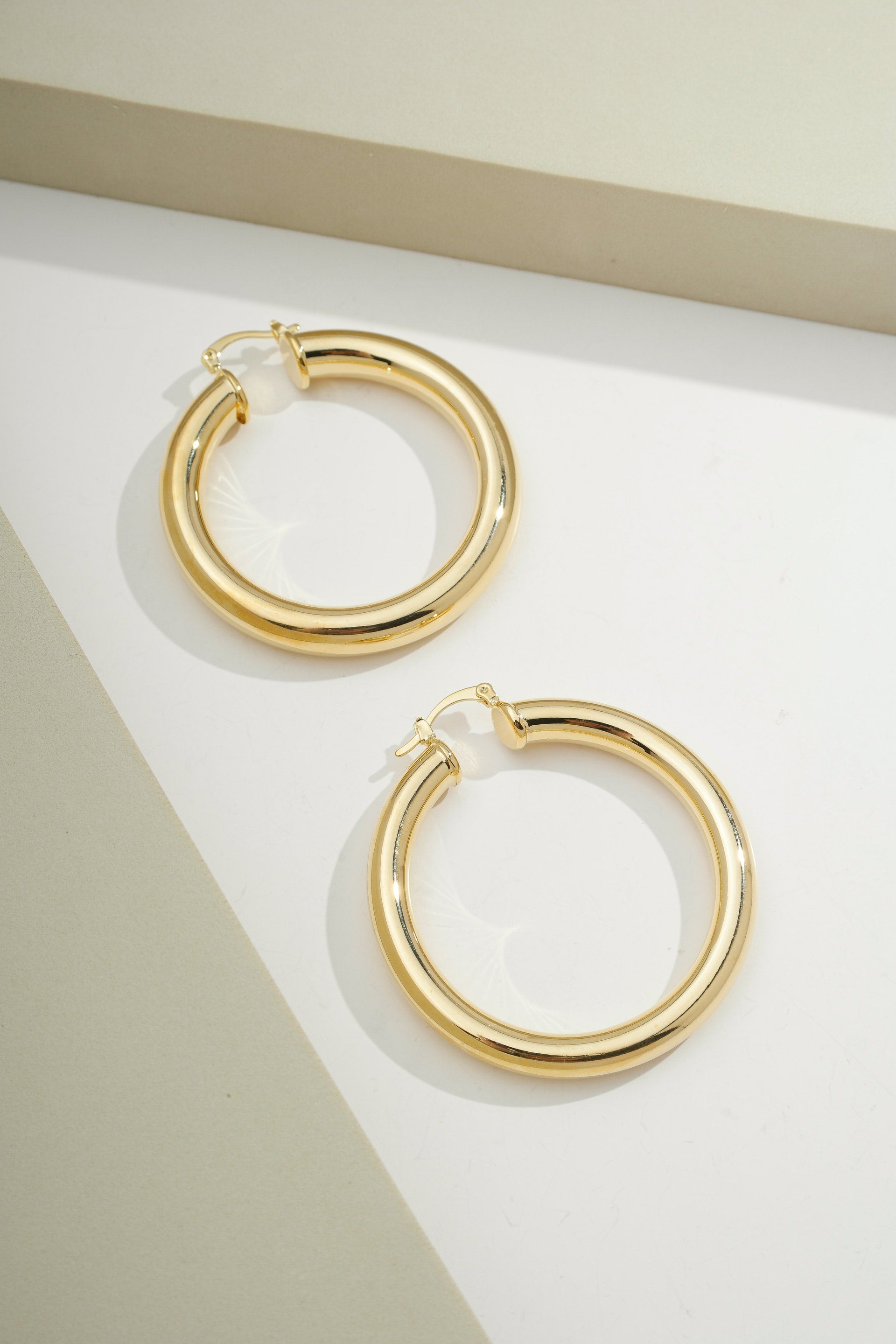 Chunky Perfect Circle Hoops Gold