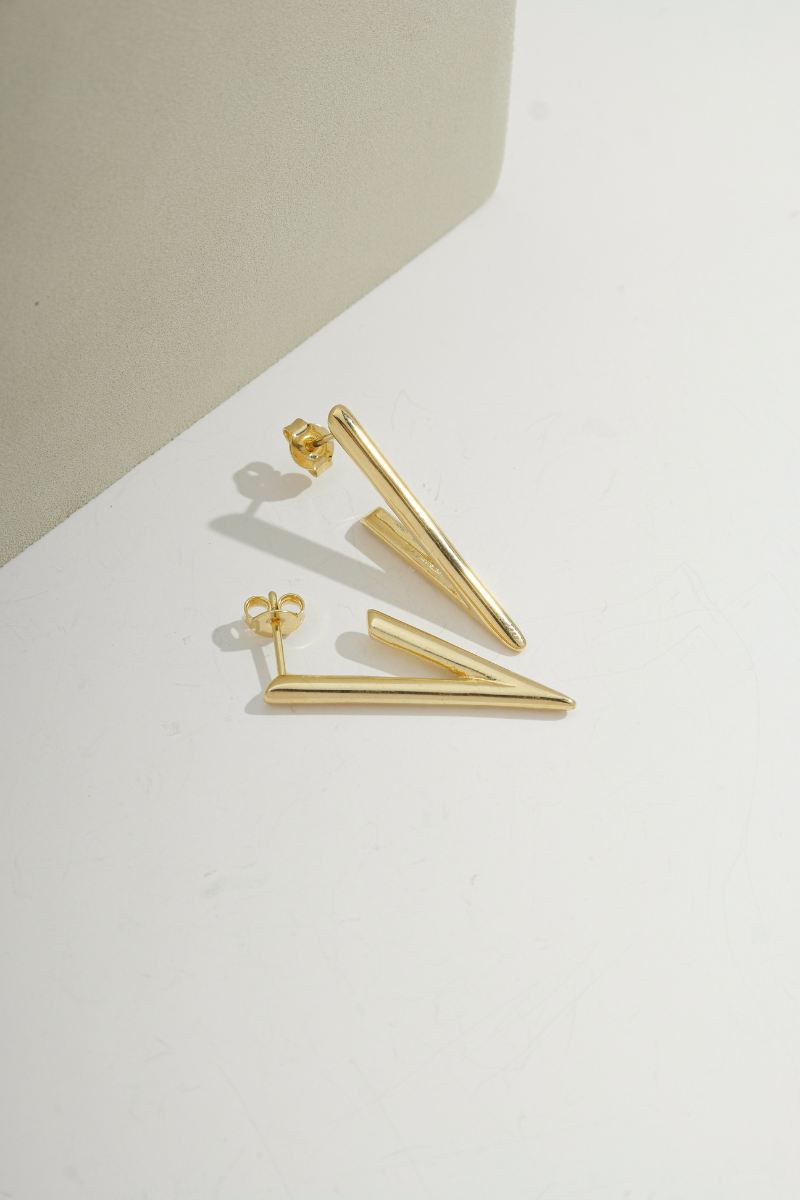 Statement V Stud Gold