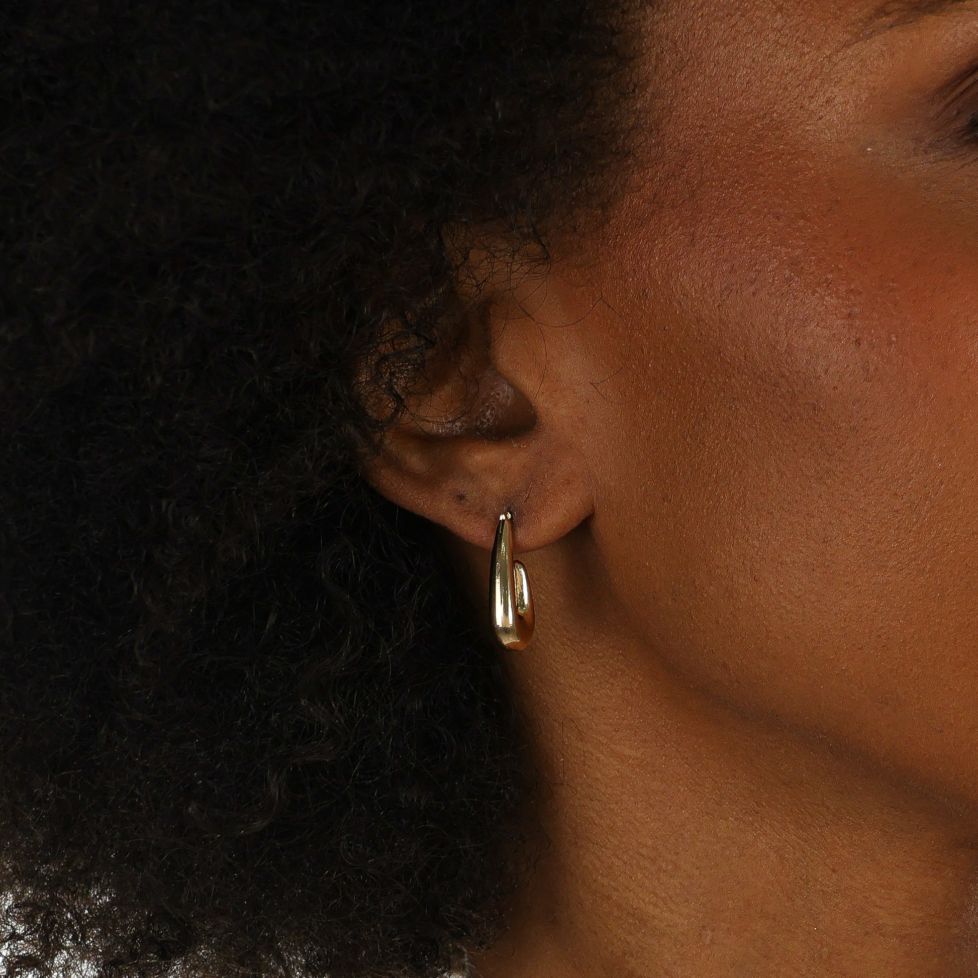 Slim Teardrop Earring Gold
