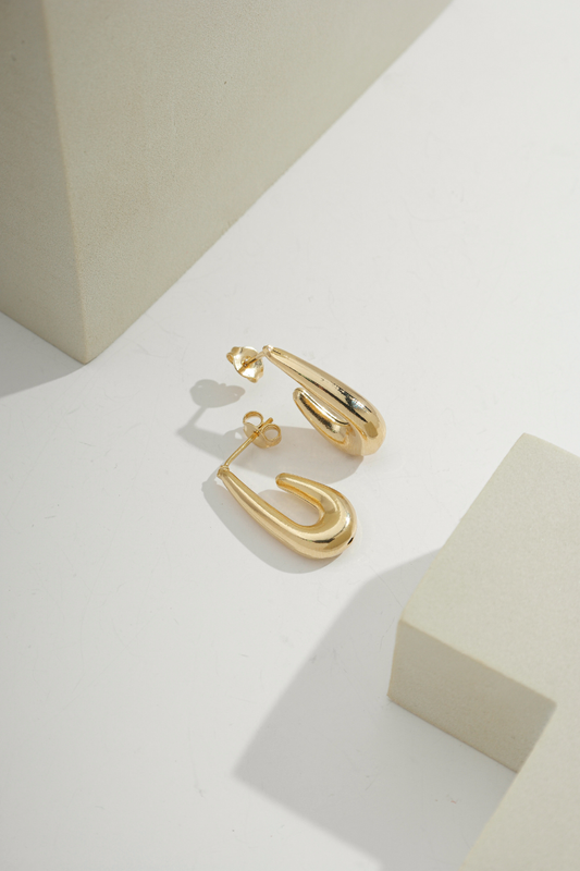 Slim Teardrop Earring Gold