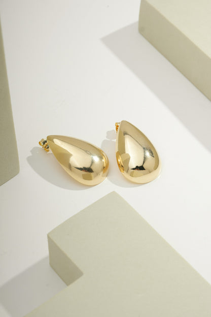 Elegant Teardroop Earrings Gold