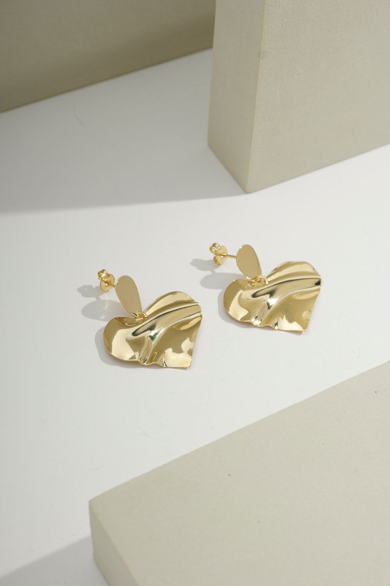 Glimmering Heart Drop Earrings Gold