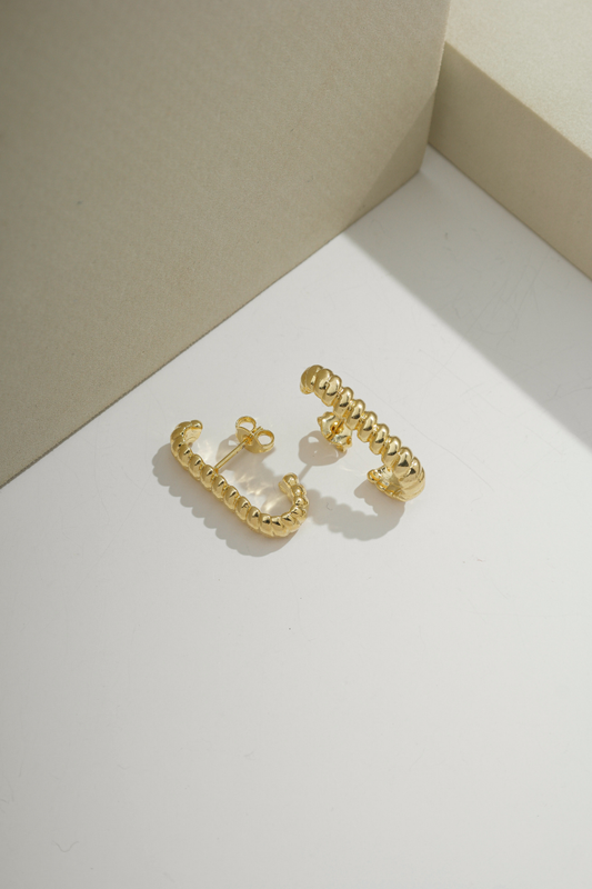 Thin Rope Arc Earring Gold