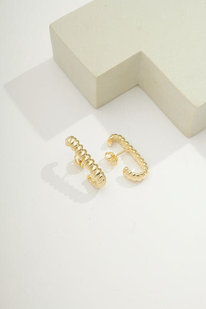 Thin Rope Arc Earring Gold
