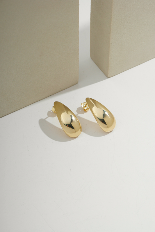 Elongated Teardrop Earring Gold