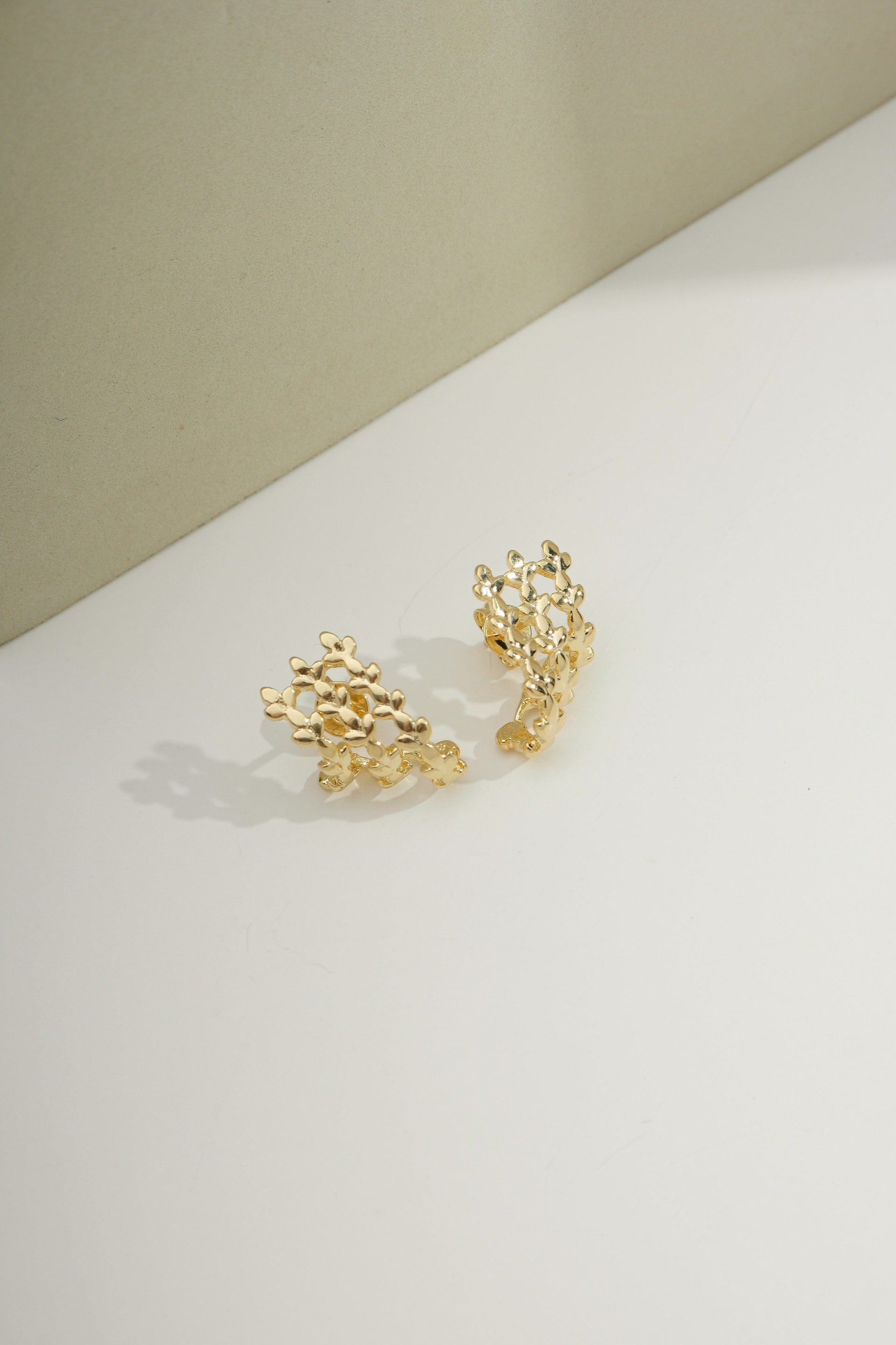 Vine Leaf Stud Earrings Gold