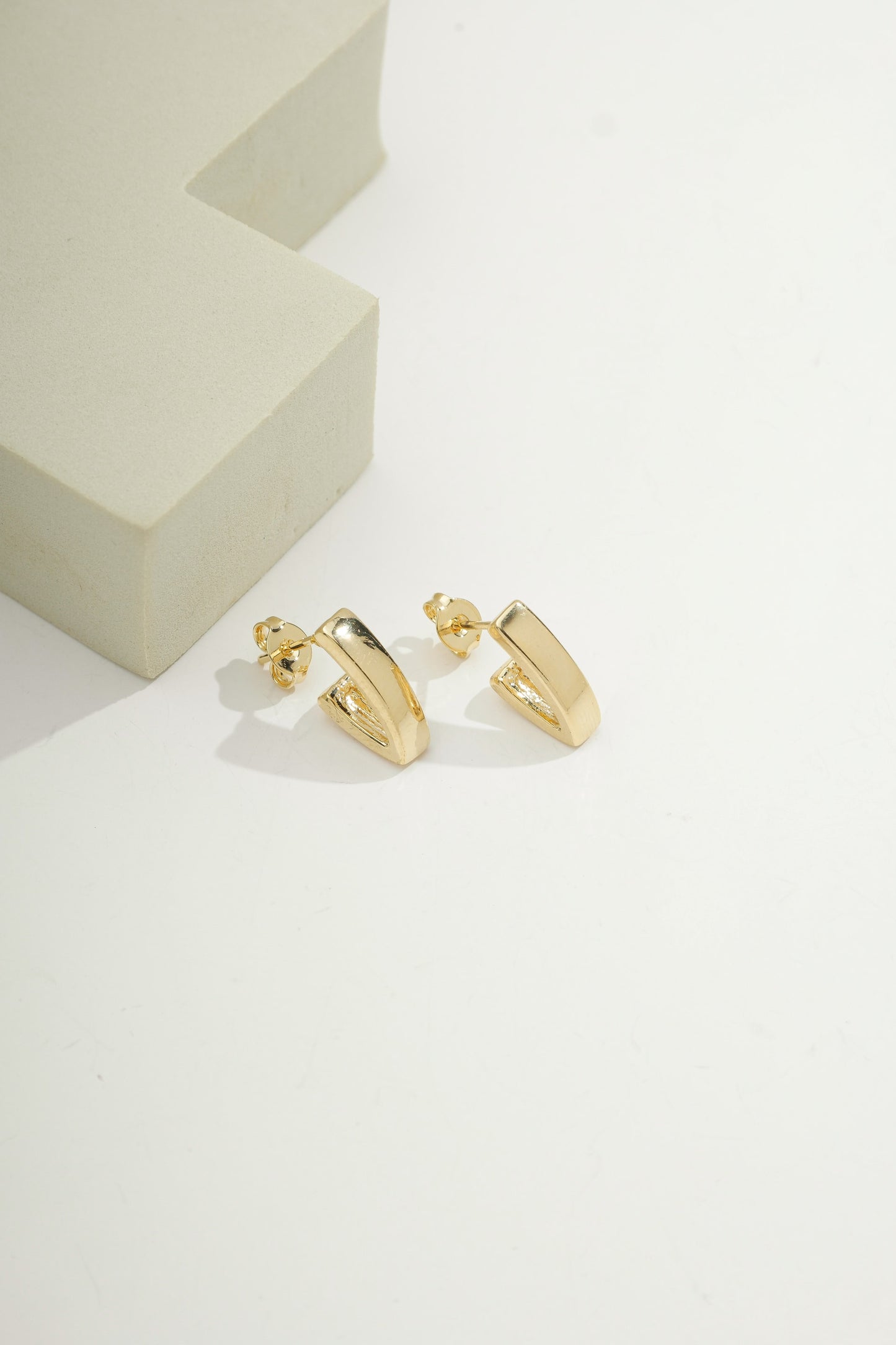 Minimalist V Huggie Gold