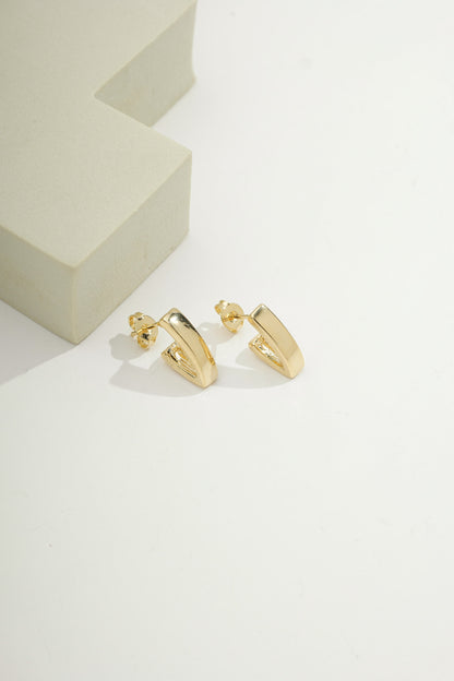 Minimalist V Huggie Gold