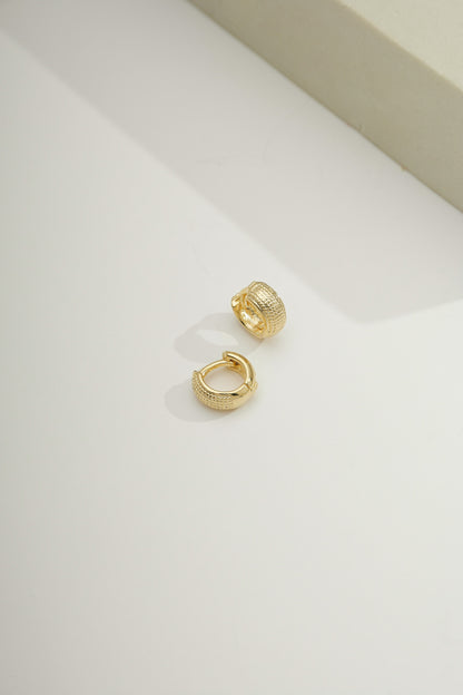 Textured Dotted Huggies - 10mm