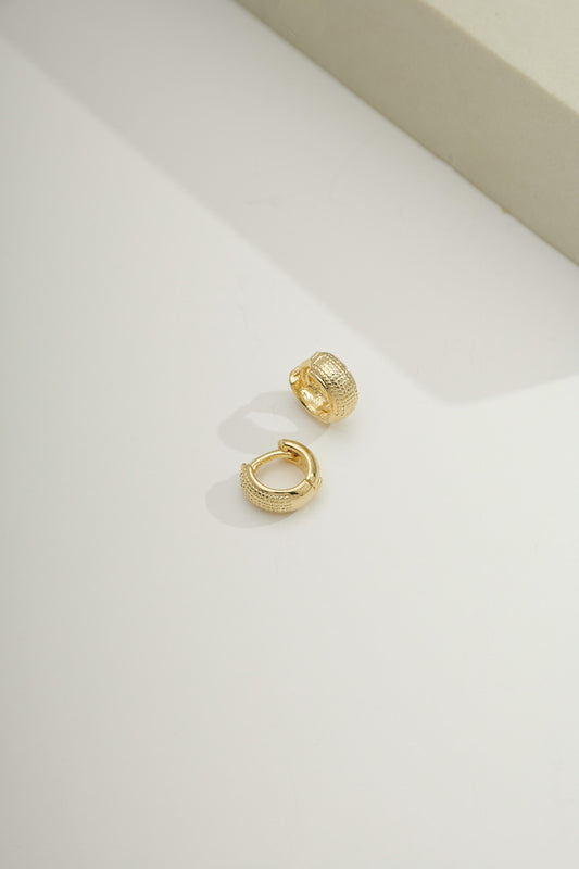 Textured Dotted Huggies - 10mm