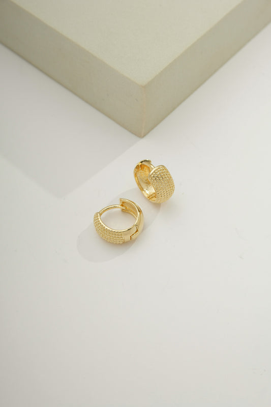 Textured Dotted Huggies - 12mm