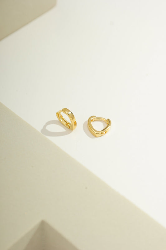 Minimalist V-Shaped Hoop Earrings - Petit
