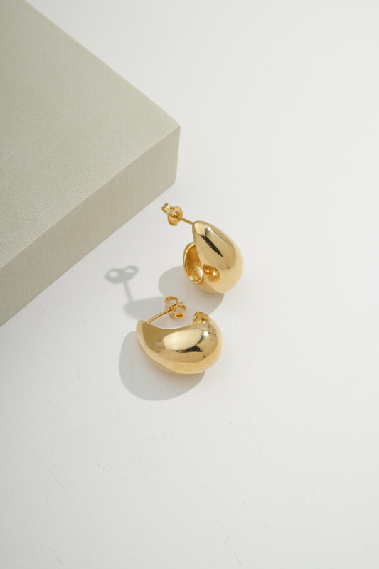 Classic Teardrop Earring Gold