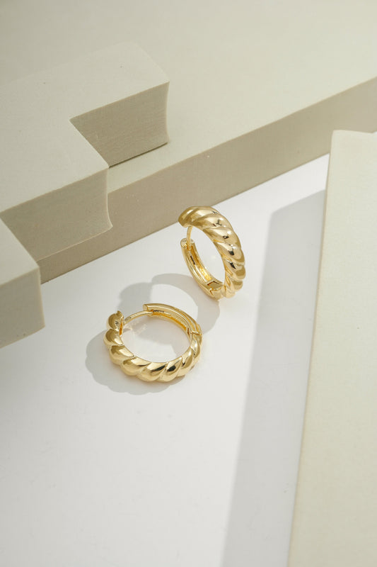 Sculpted Wave Hoops Gold