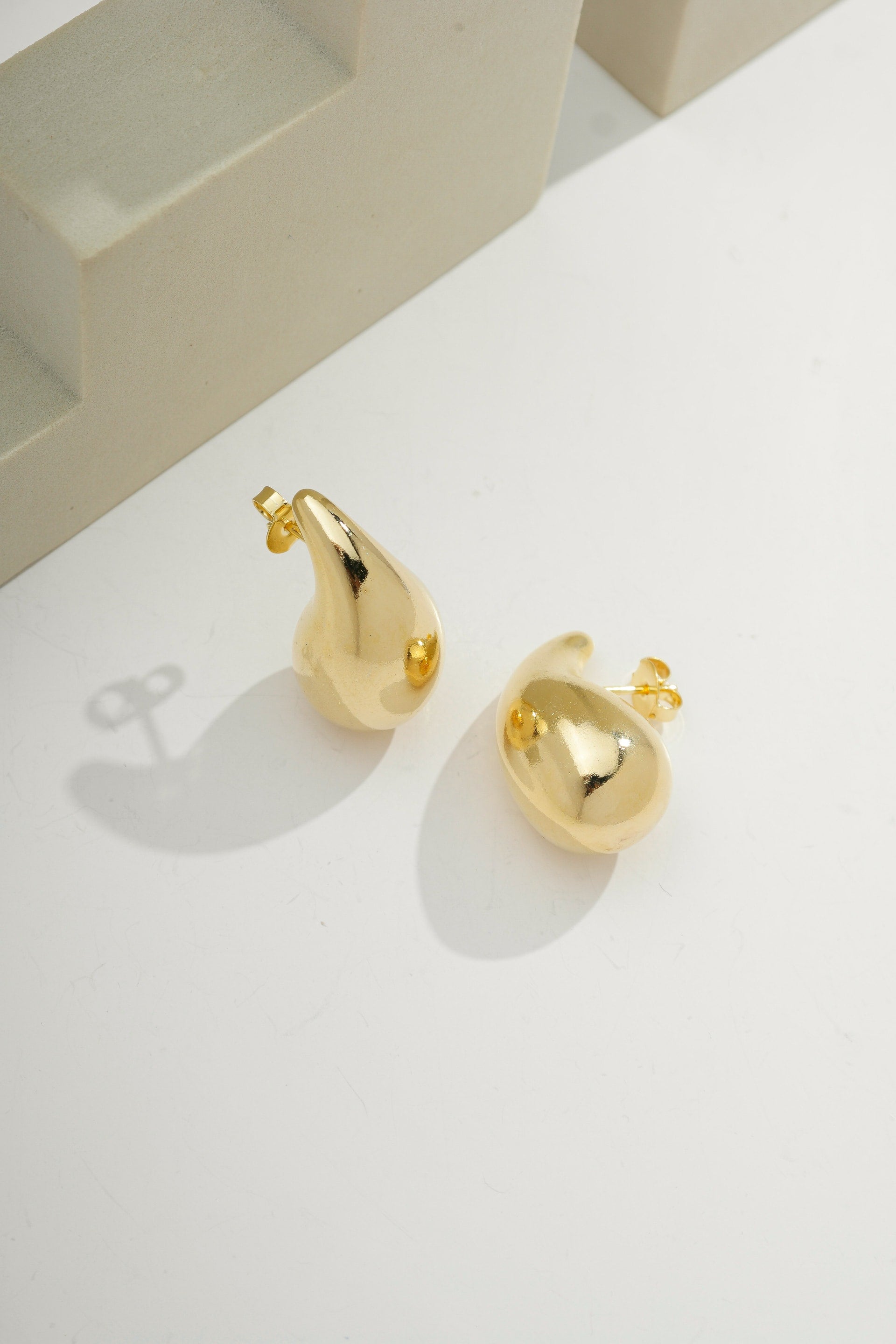 Grand Teardrop Earrings Gold