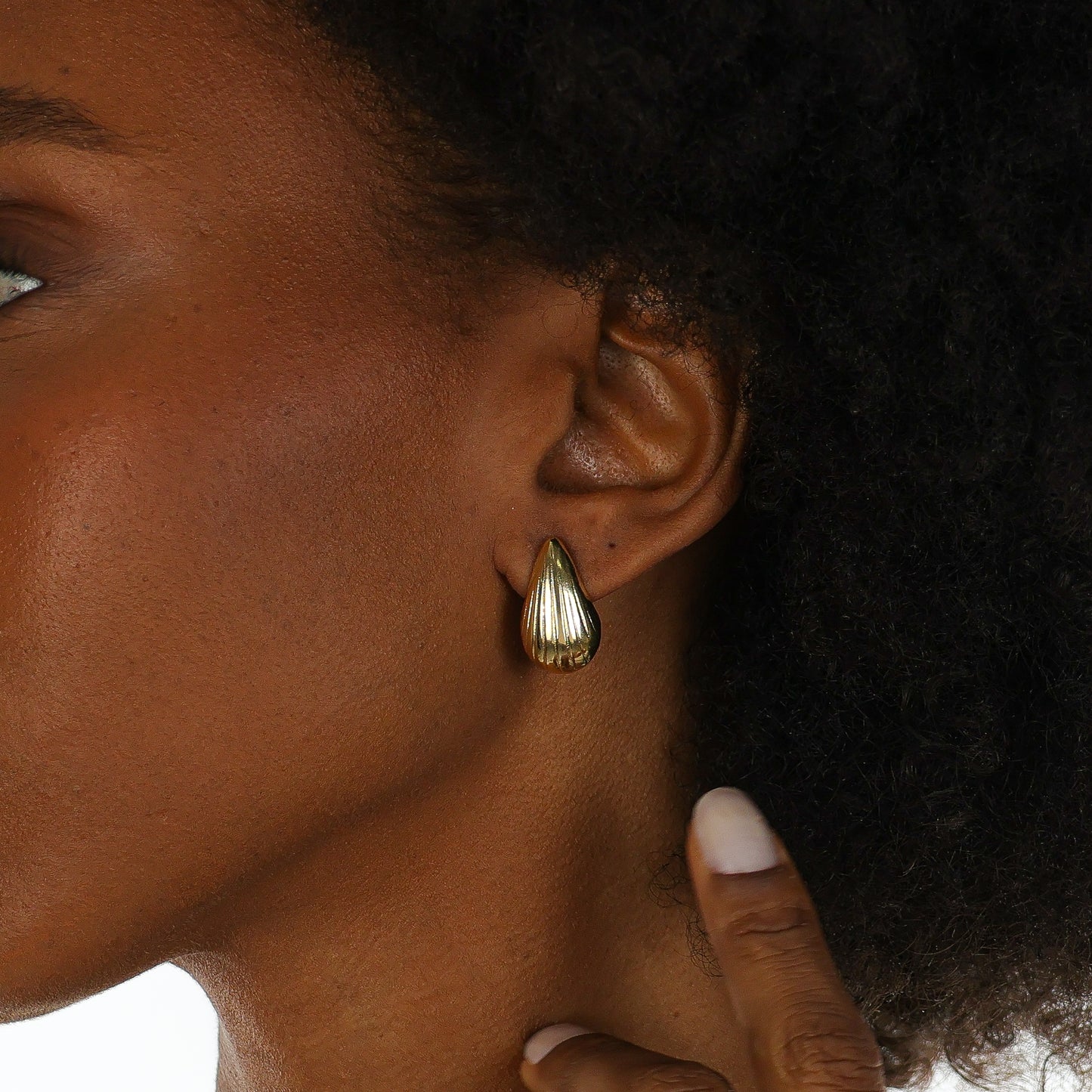 Seashell Teardrop Earring Gold