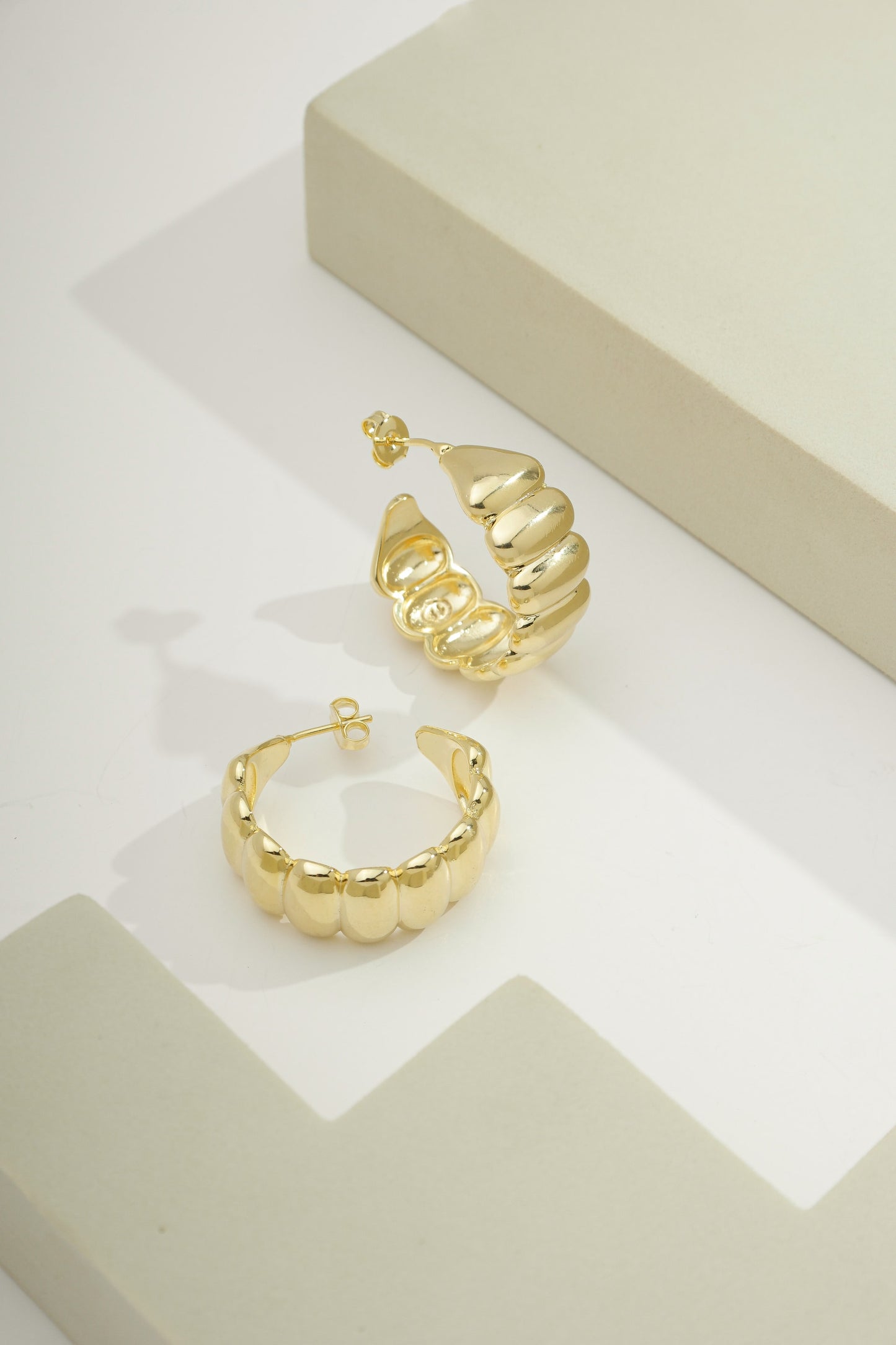 Radiant Ribbed Hoops Gold