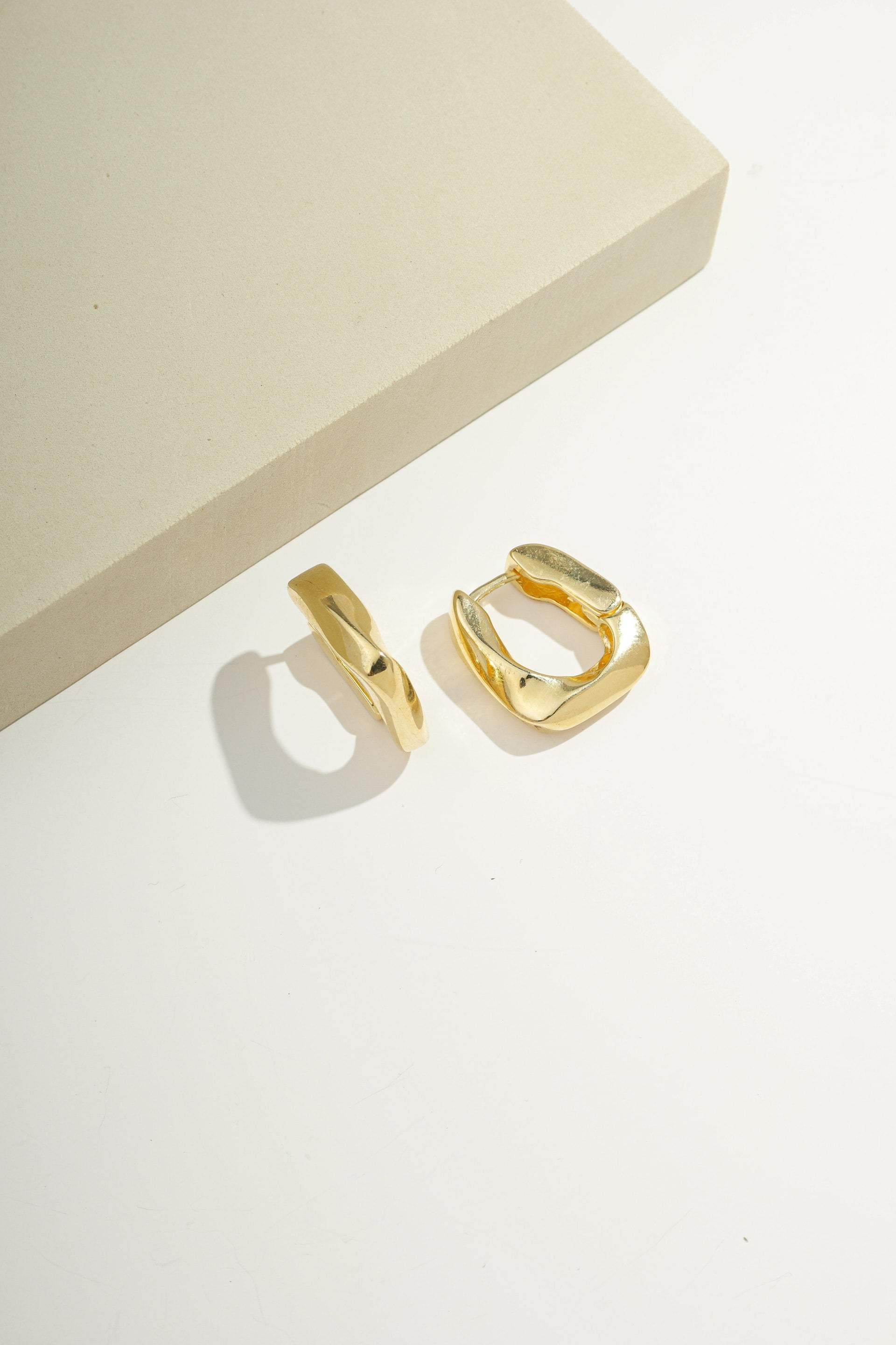 Twist Hoop Earrings Gold