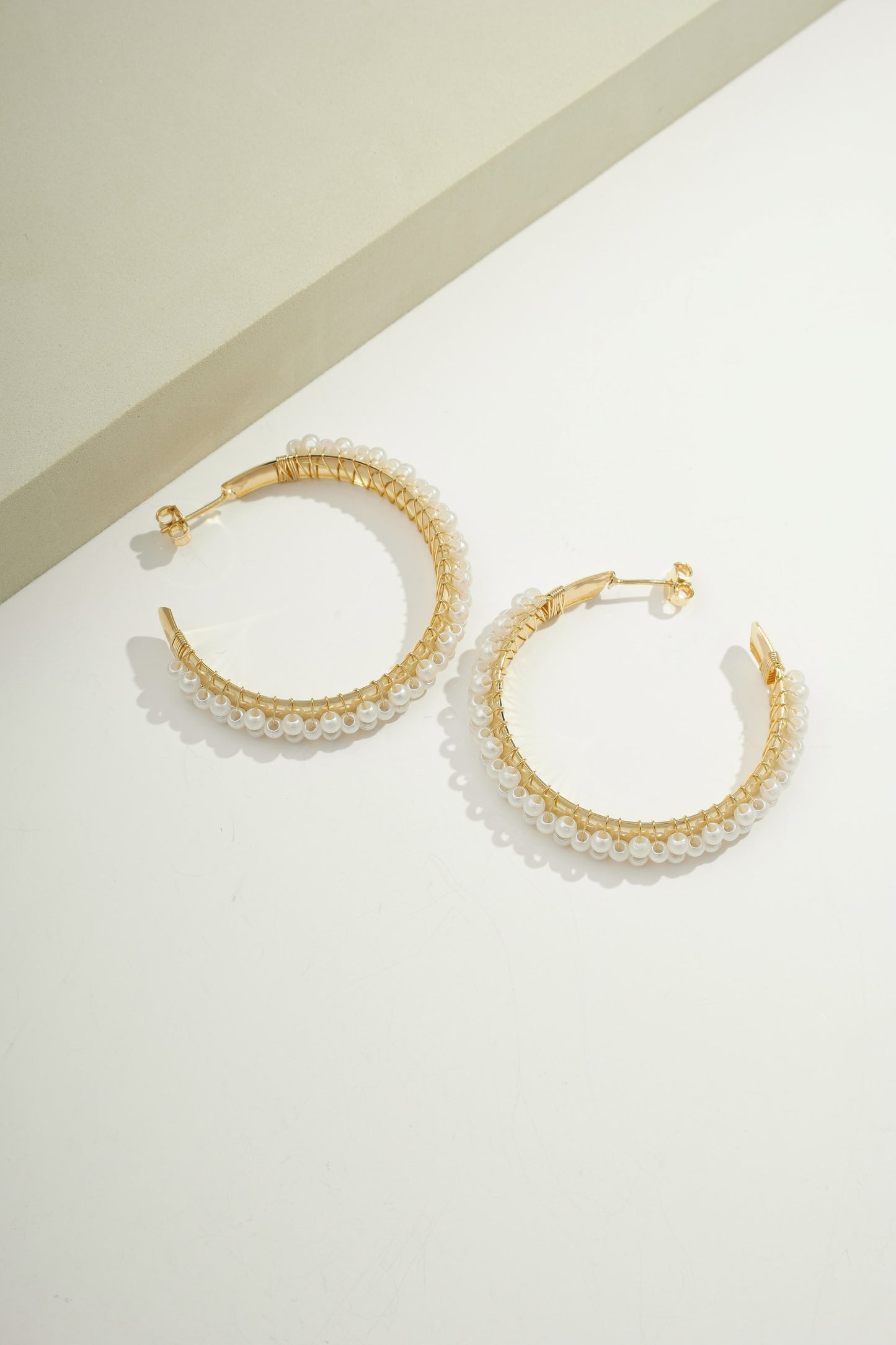 Grande Treasured Pearl Hoops Gold