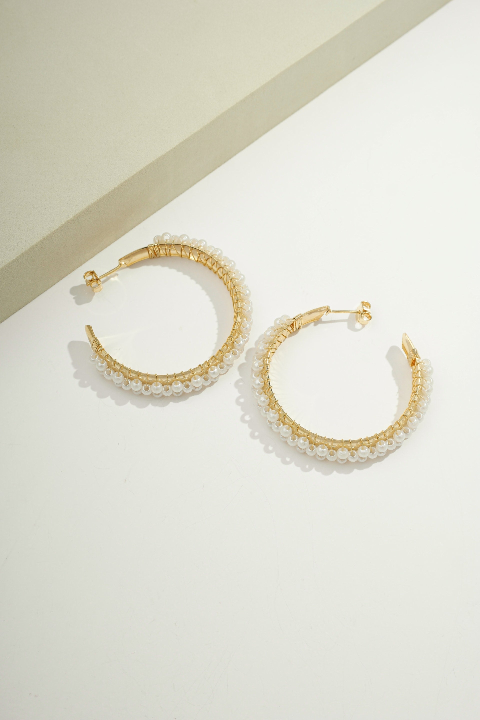 Grande Treasured Pearl Hoops Gold