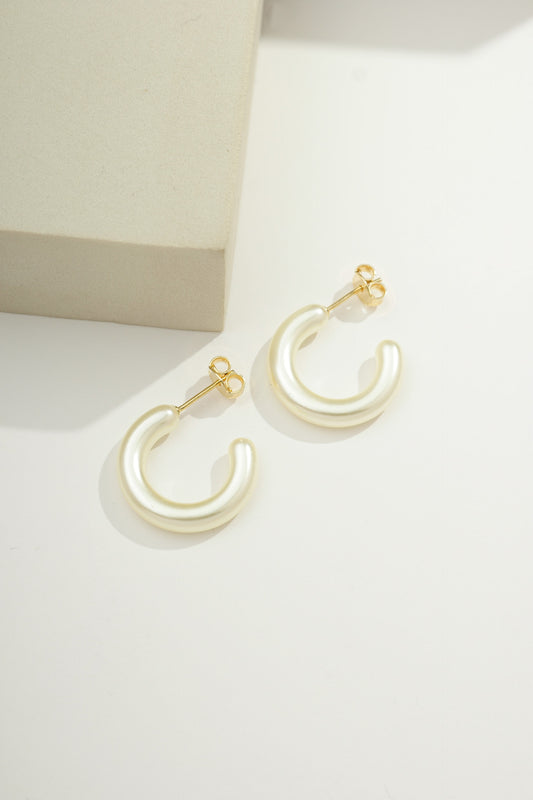 Dainty Pearlized Hoops Gold