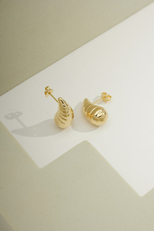 Small Raindrop Earrings Gold