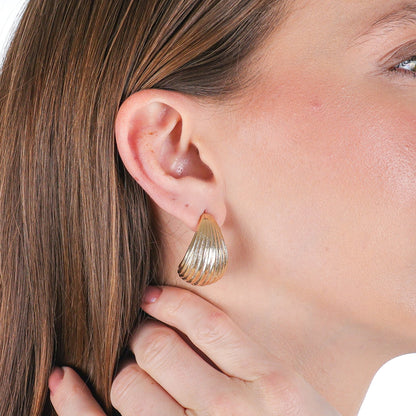 Fluted Teardrop Earring Gold