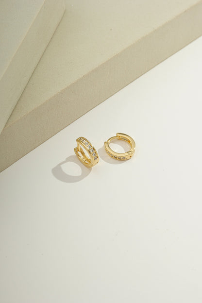 Vera Pavé Huggies Gold