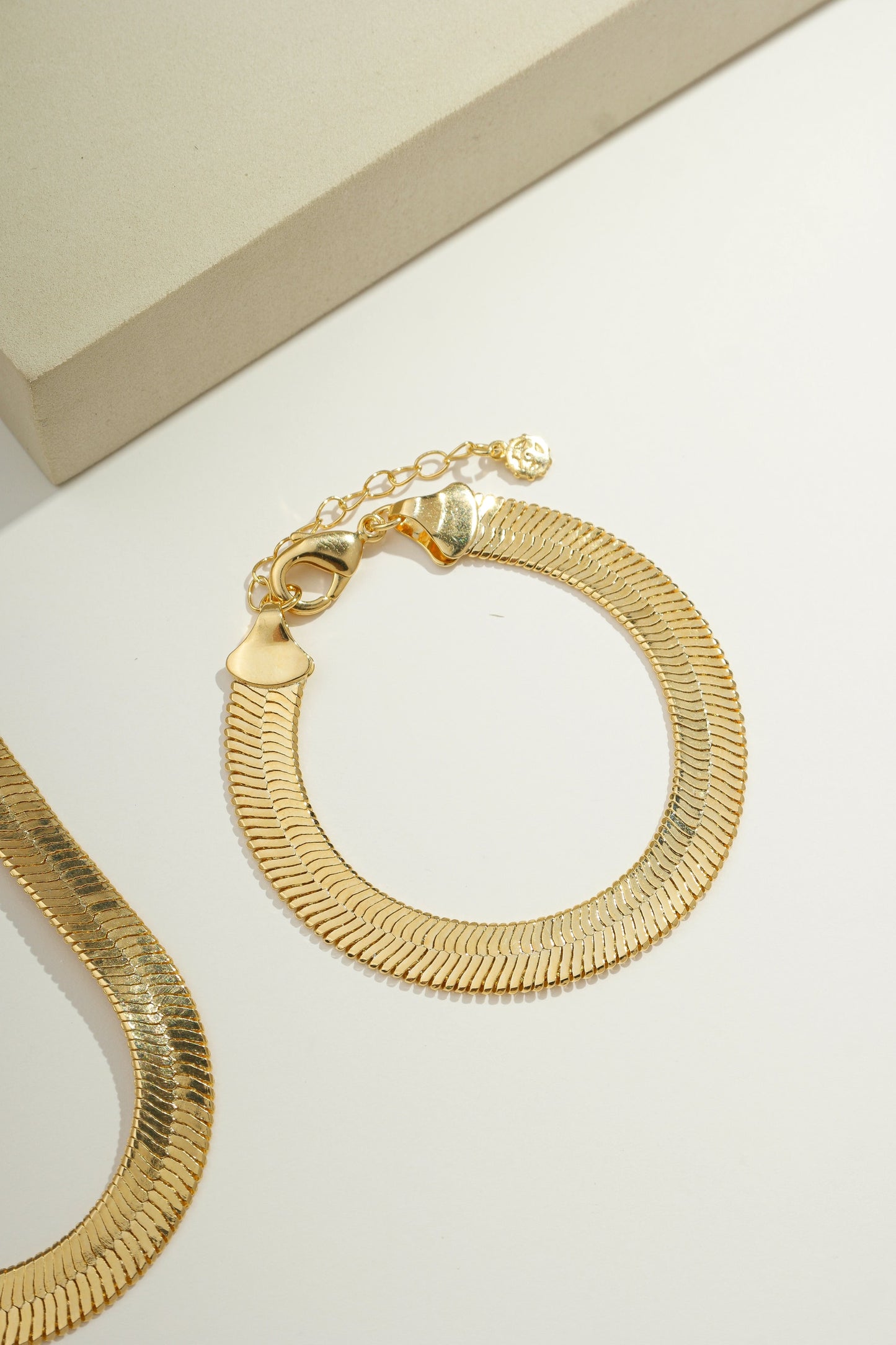 Large Herringbone Chain - 8mm Wide Gold / 6"