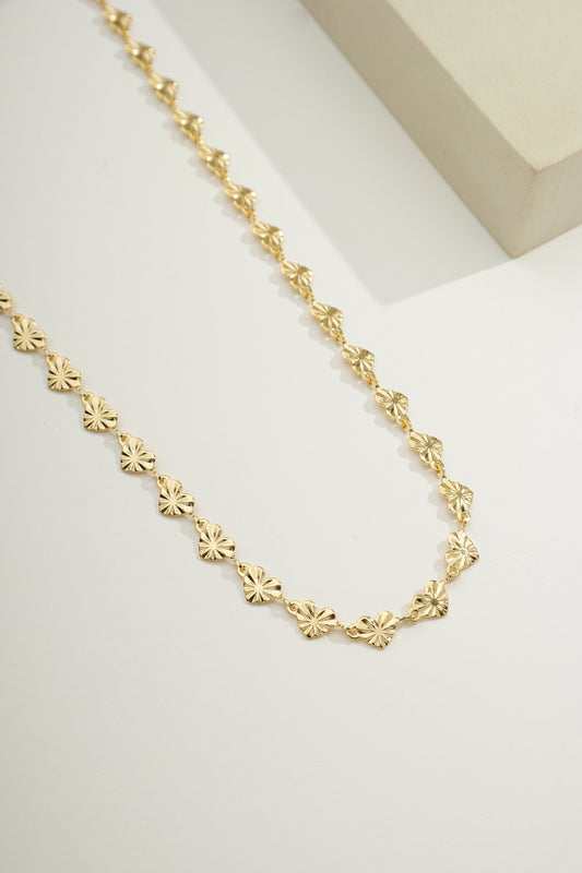Detailed Heart Chain Necklace Gold