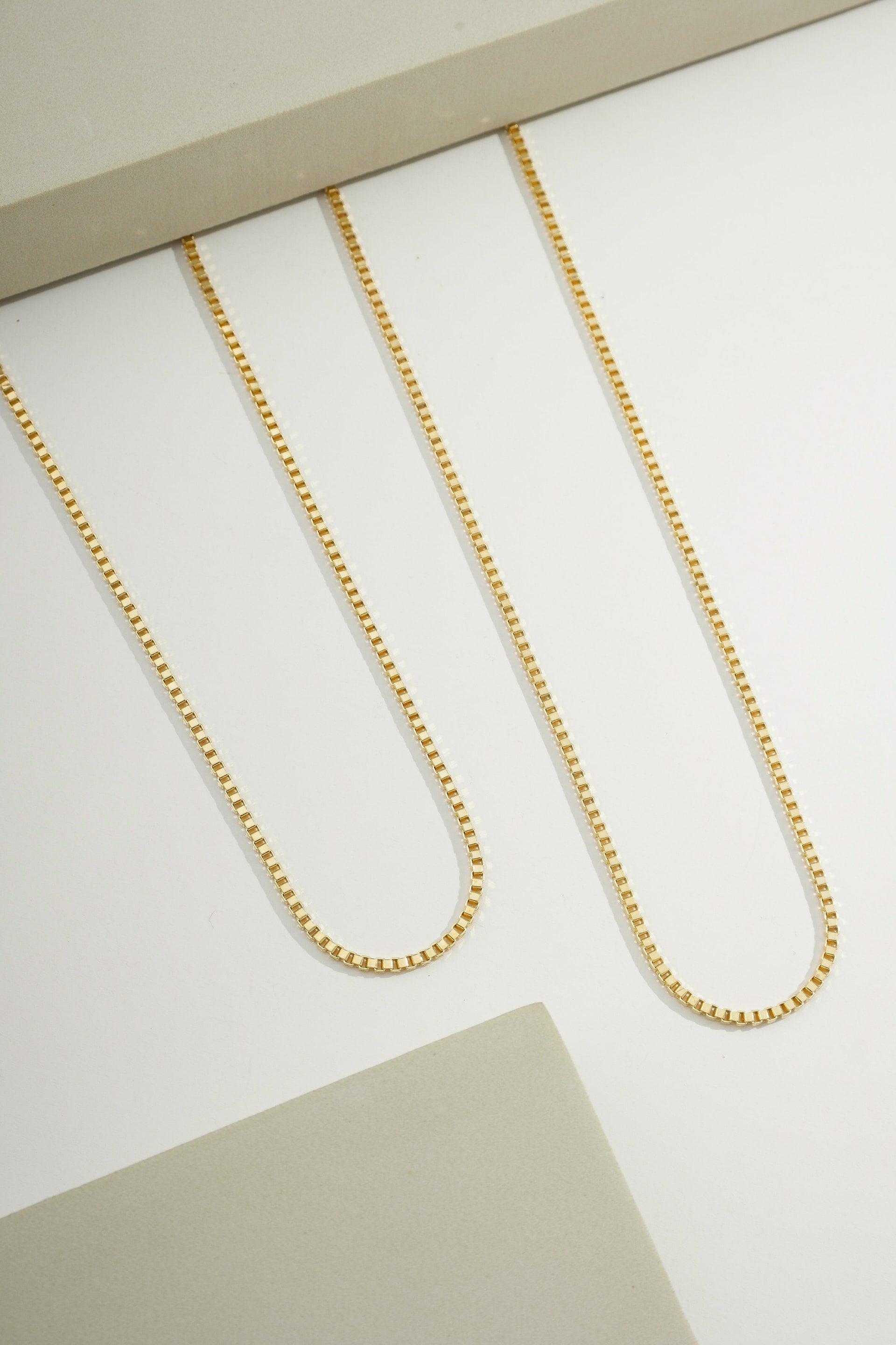 Elegant Box Chain Gold / 18"