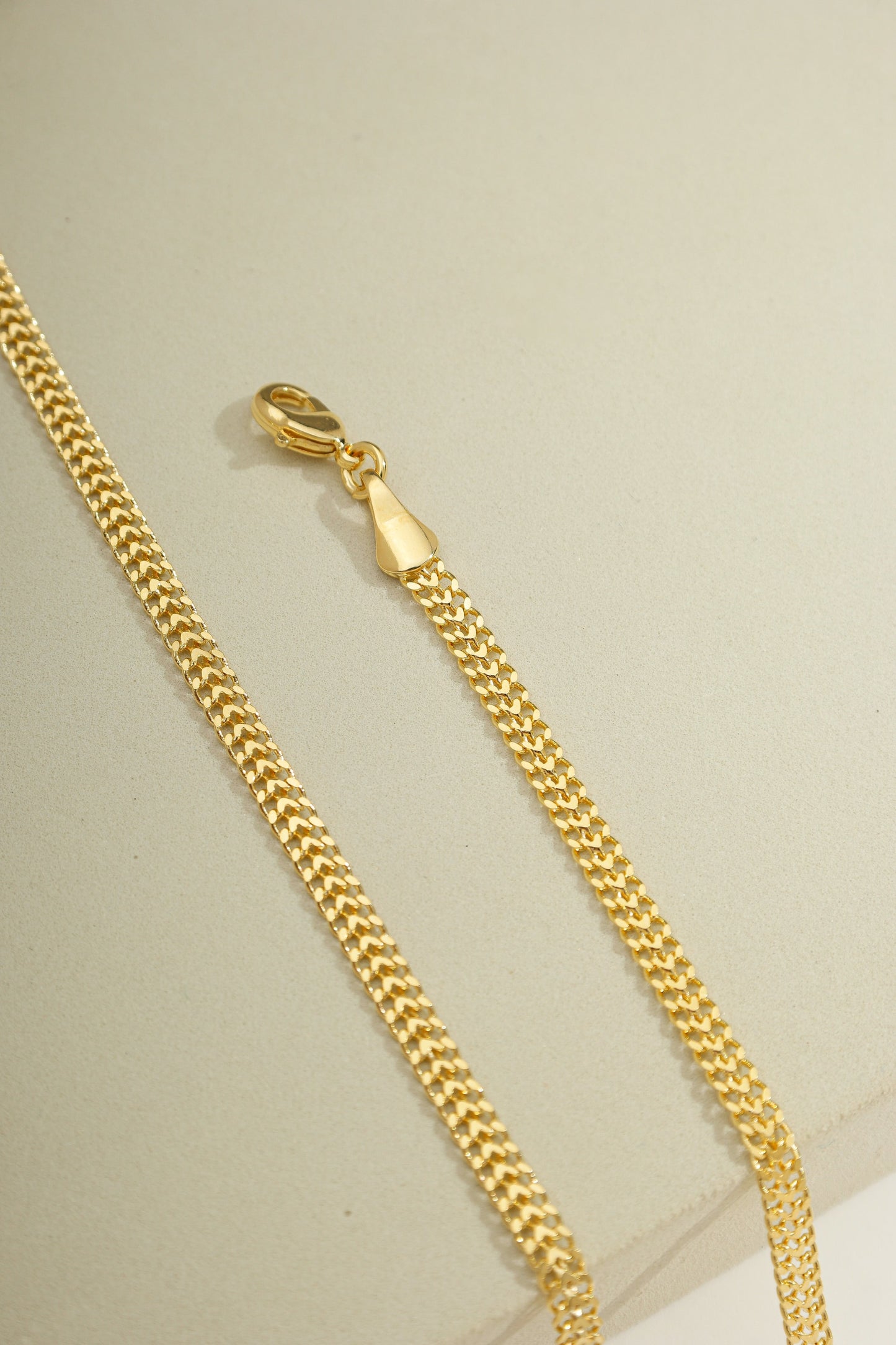 Classic Flat Curb Chain Gold / 6"
