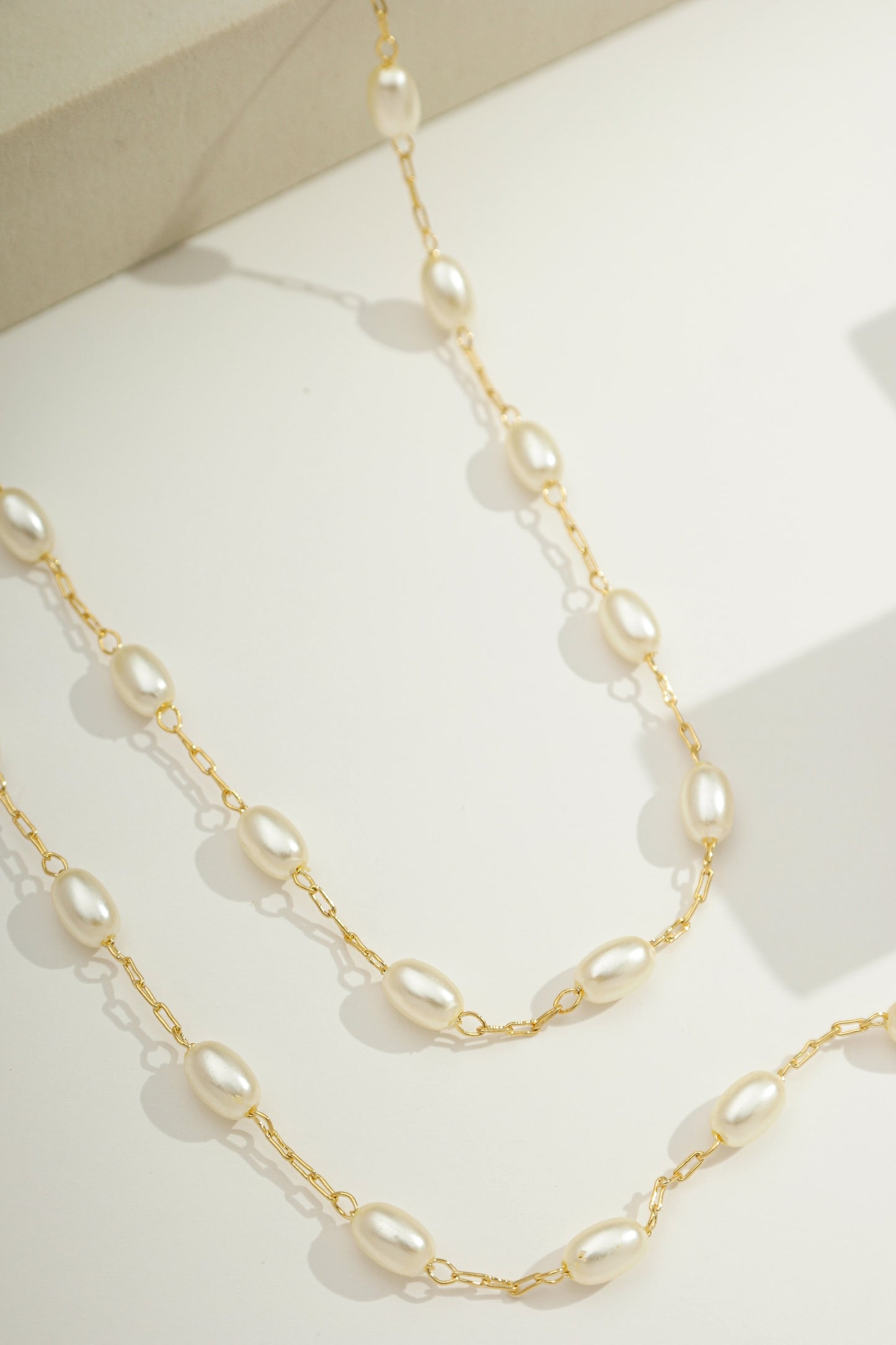 Delicate Pearl Chain Gold / 16"