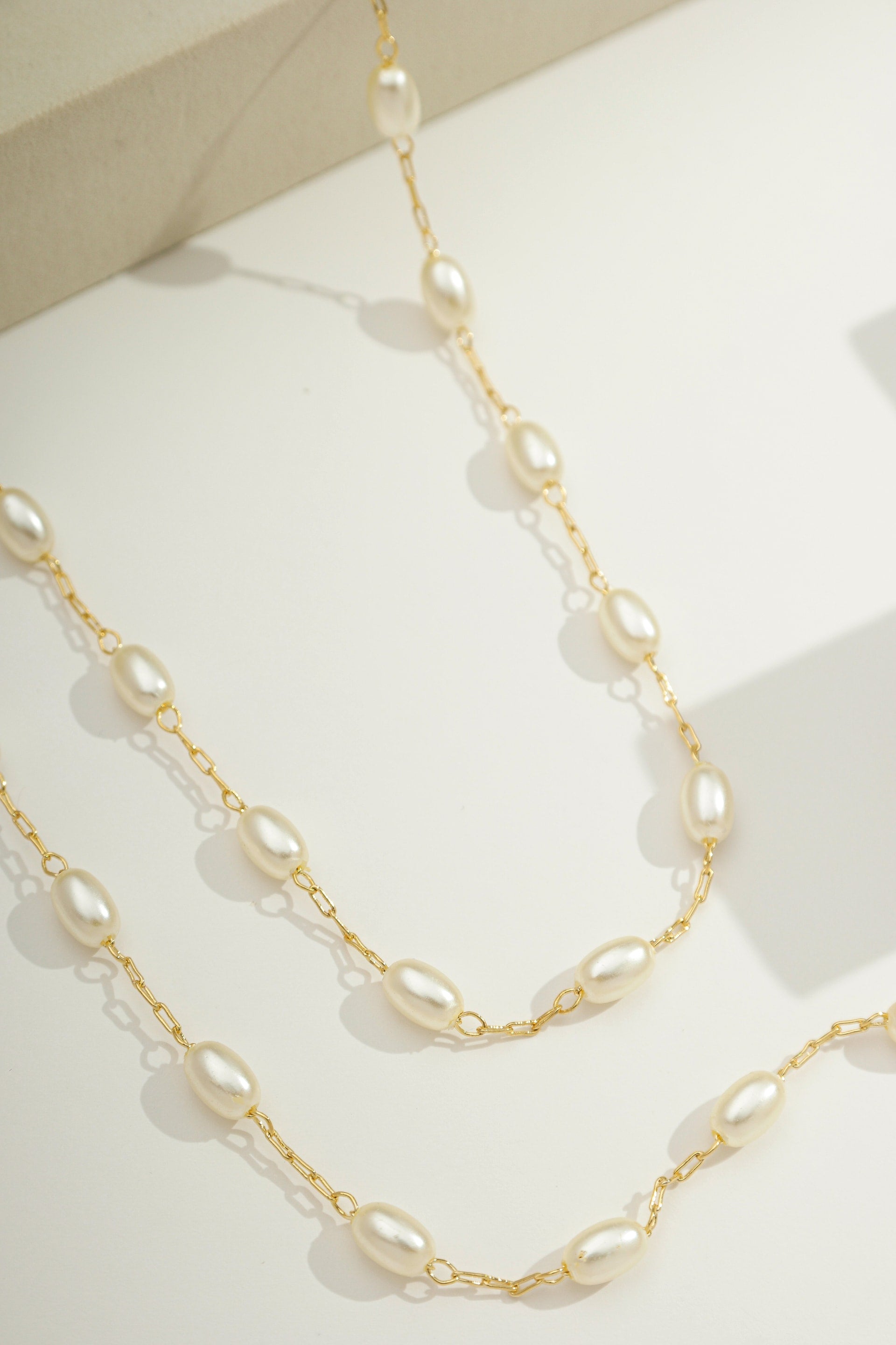 Delicate Pearl Chain Gold / 16"