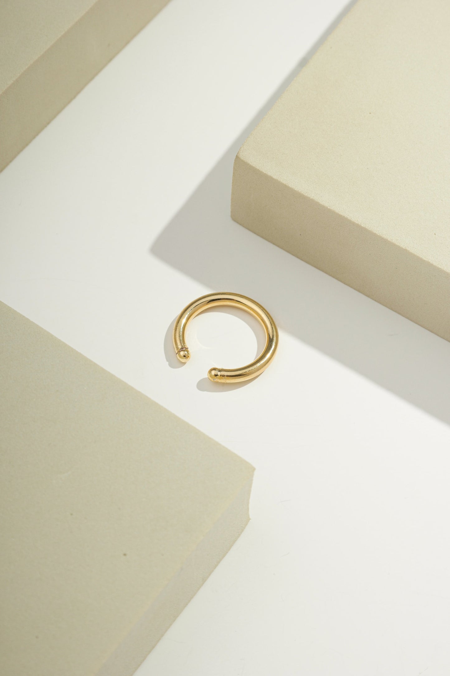 Classic Single Bar Fake Piercing Gold