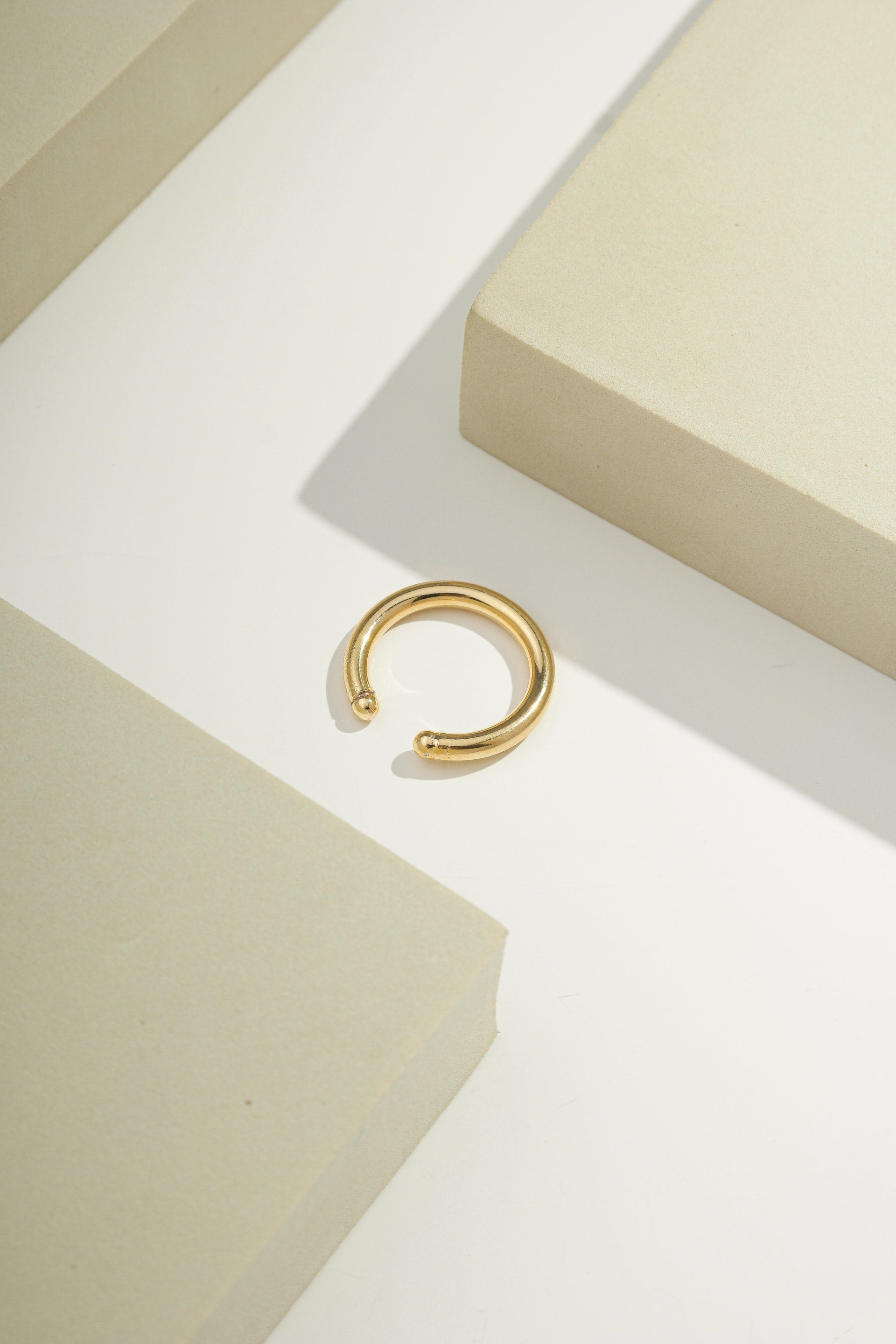 Classic Single Bar Fake Piercing Gold