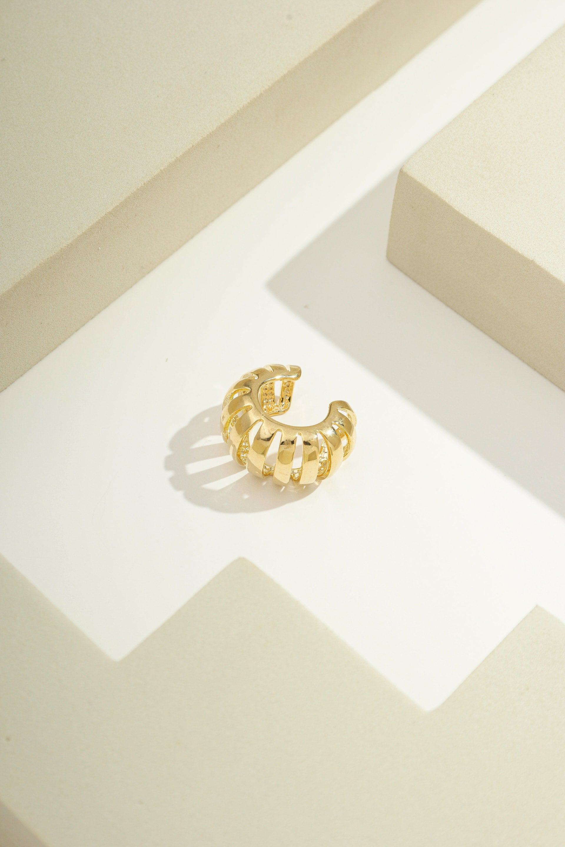 Sleek Open-Frame Fake Piercing Gold